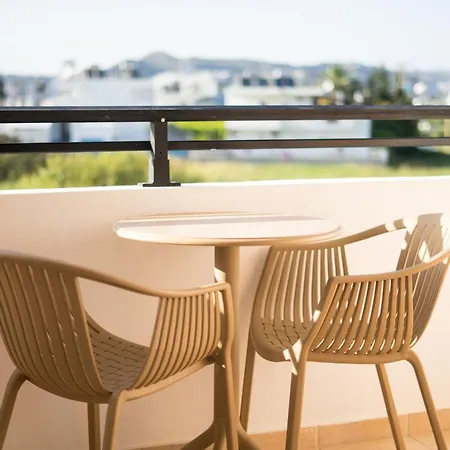 Apart-hotel Sandora Living 3*